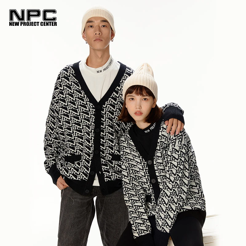 NPC潮牌胸前字母刺绣丝光毛线满印老花针织开衫情侣NP28SW24提花