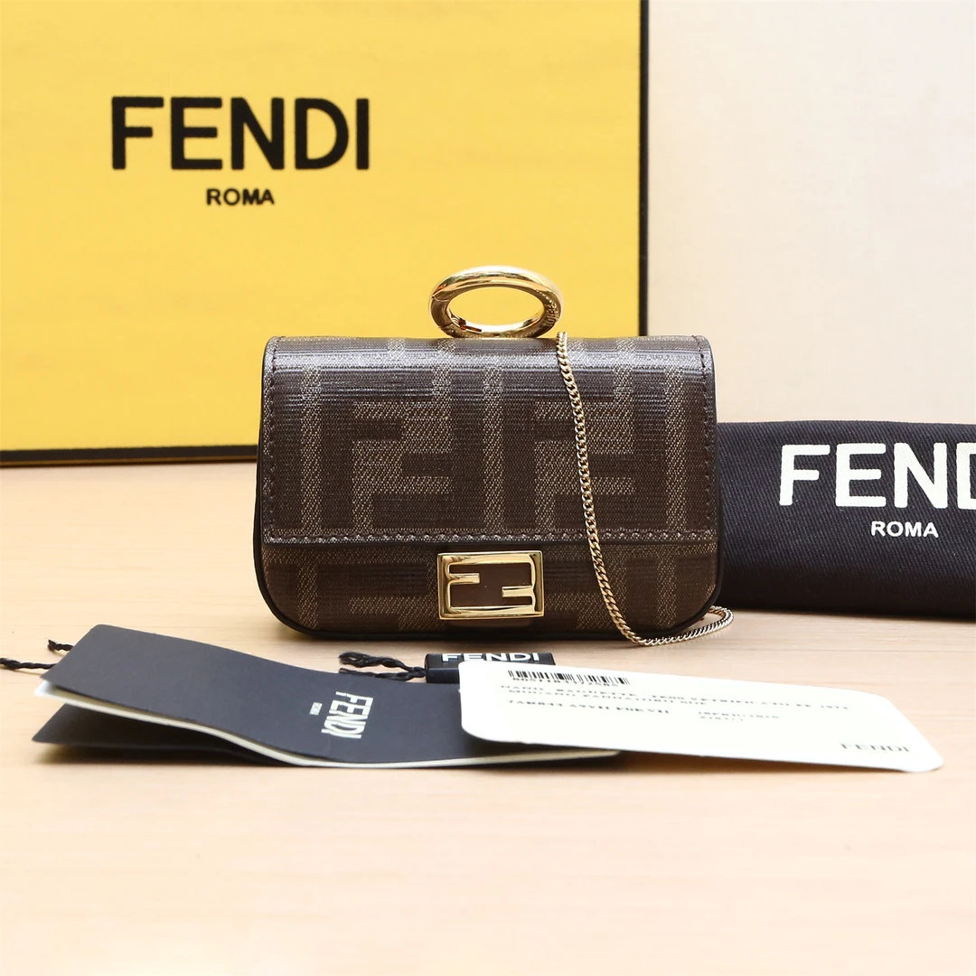 99新 FENDI/芬迪 小花6娜P214871737法棍包