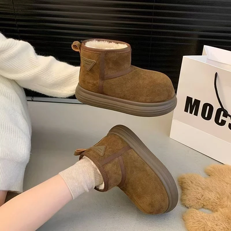 今年时尚爆款雪地靴