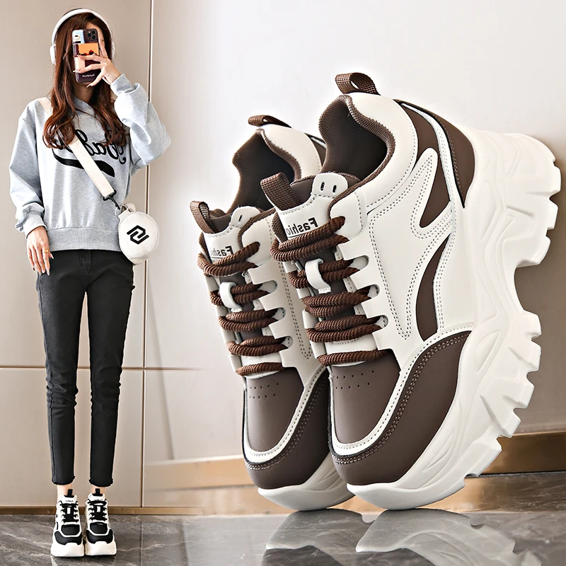 鞋子女2024秋冬新款老爹鞋皮面透气显脚小软底内增高百搭休闲鞋女