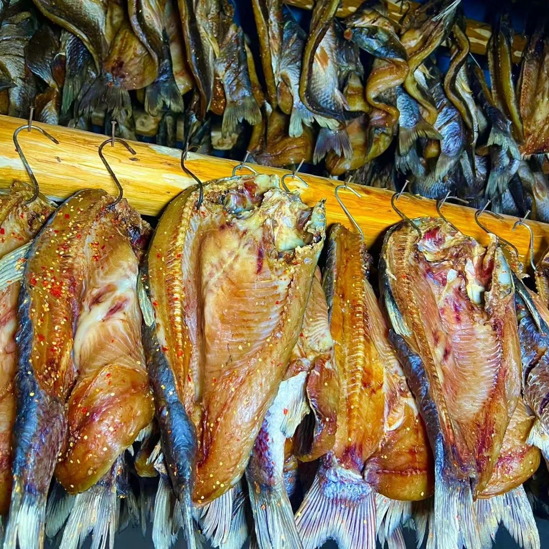 乐乐家烟熏腊草鱼一条包邮
