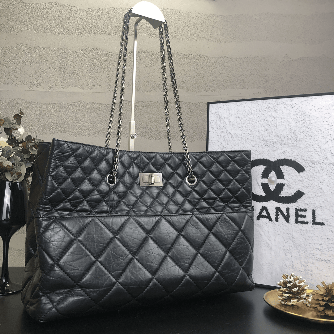 95新 Chanel/香奈儿 2.55银扣黑色机场菱格大托特 14开 底长39