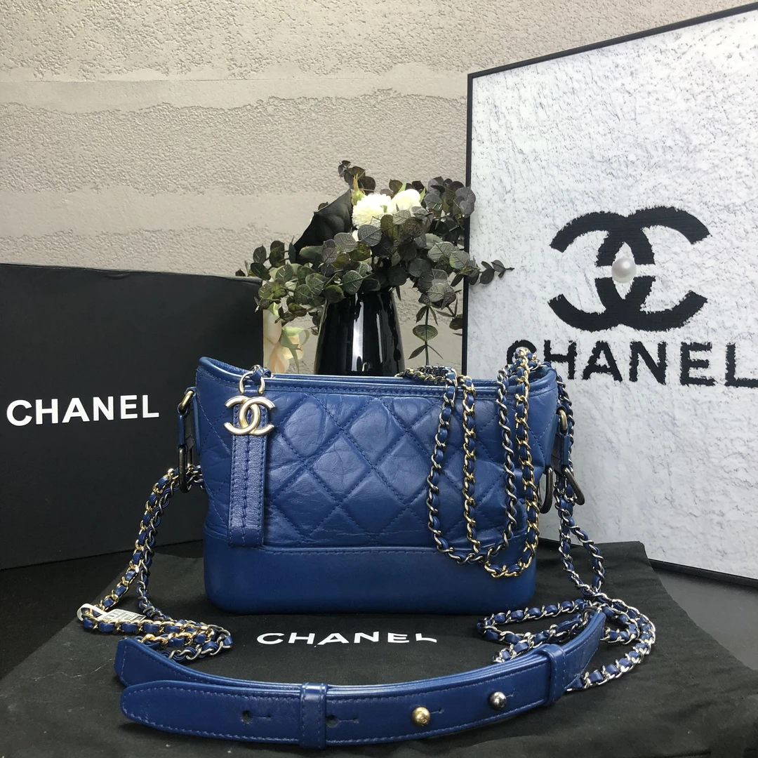 95新 Chanel/香奈儿 蓝色流浪小号单肩斜挎包 底长20 26开
