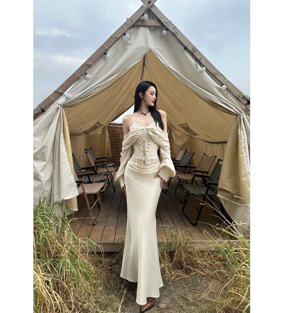 BETTER ME 法式套装收腰绑带鱼骨长袖一字肩上衣配缎面拼接蕾丝裙