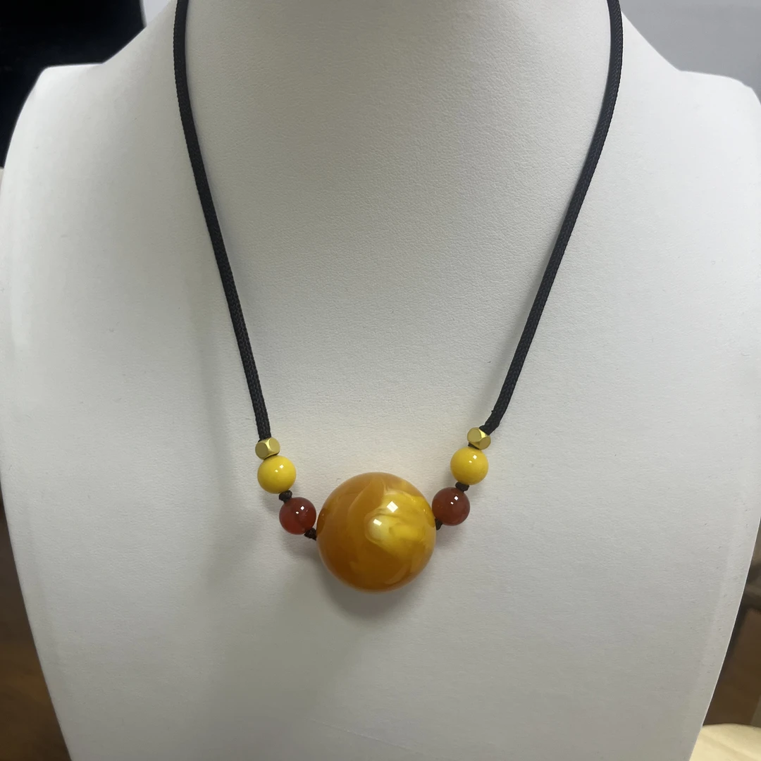 W045古巴新蜜精美鸡油红锁骨链24➕