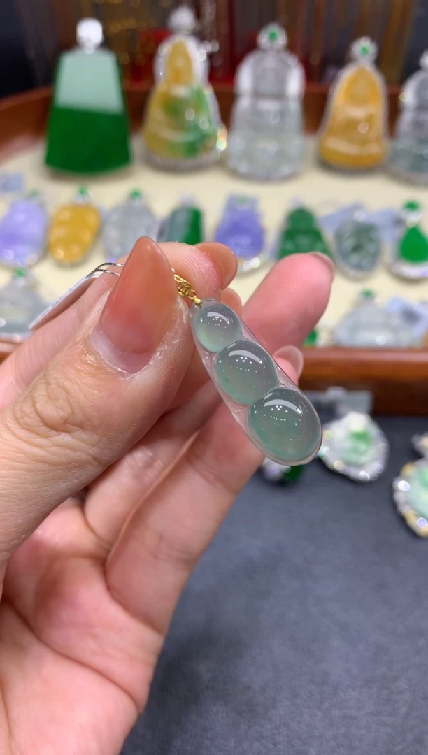 【闪购商品】翡翠吊坠(不含链)18K金镶嵌1-豆子（多样性发货）
