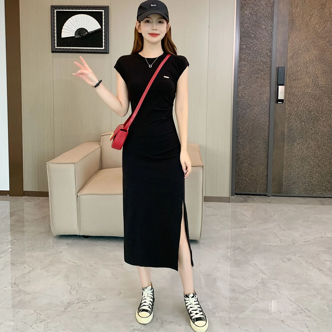 轻奢小众高级感女装时尚休闲显瘦长款褶皱气质开叉a字摆连衣裙女