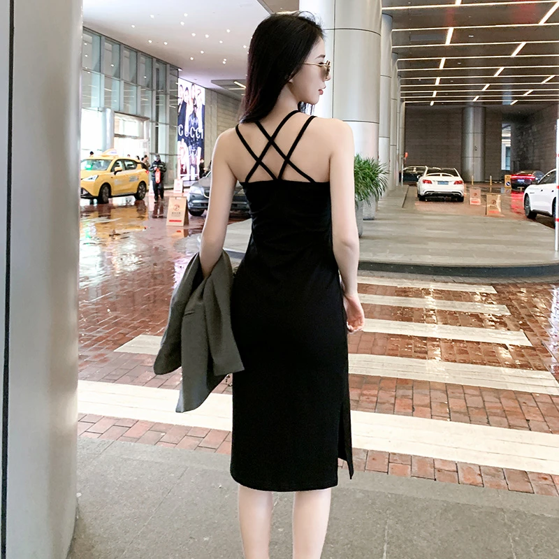 黑色吊带连衣裙性感露背修身气质包臀裙2025春夏新款显瘦背心裙子