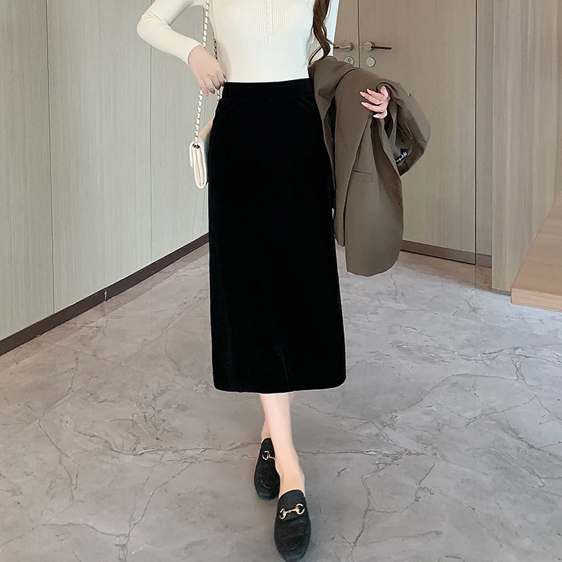 后开叉金丝绒半身裙女春夏2025年新款高腰显瘦黑色包臀直筒裙子