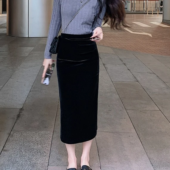 金丝绒褶皱半身裙女2023年秋冬新款时尚高腰显瘦复古气质包臀裙