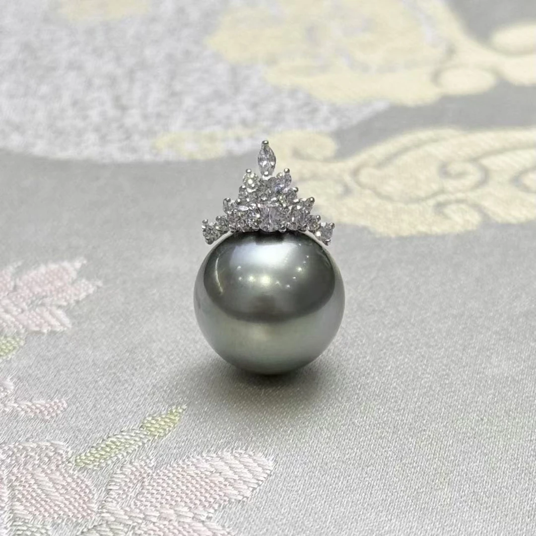 铂金灰冰雪女王吊坠 12-13mm