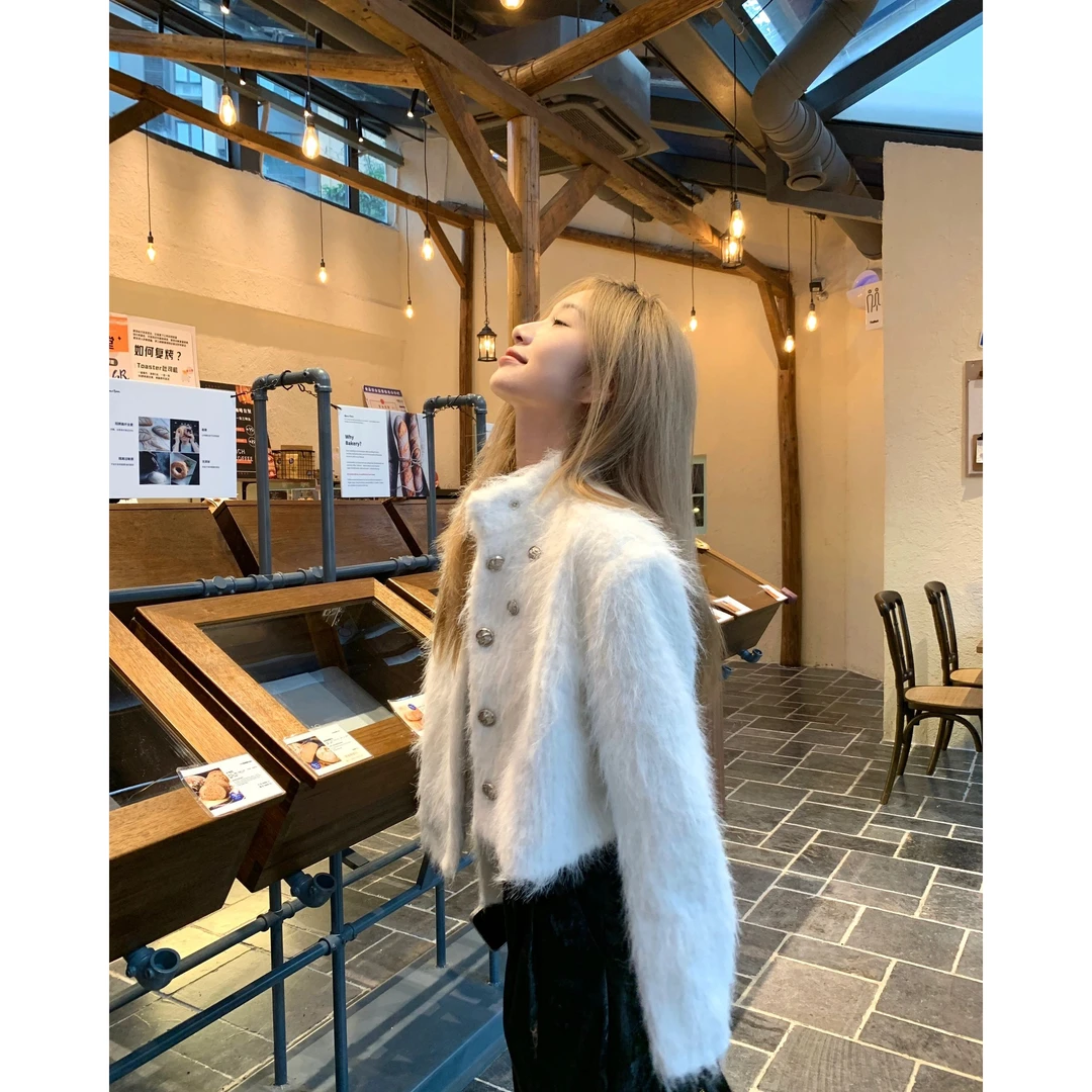小香风毛毛高级感超好看白色名媛气质外套韩版复古小众百搭阔腿裤