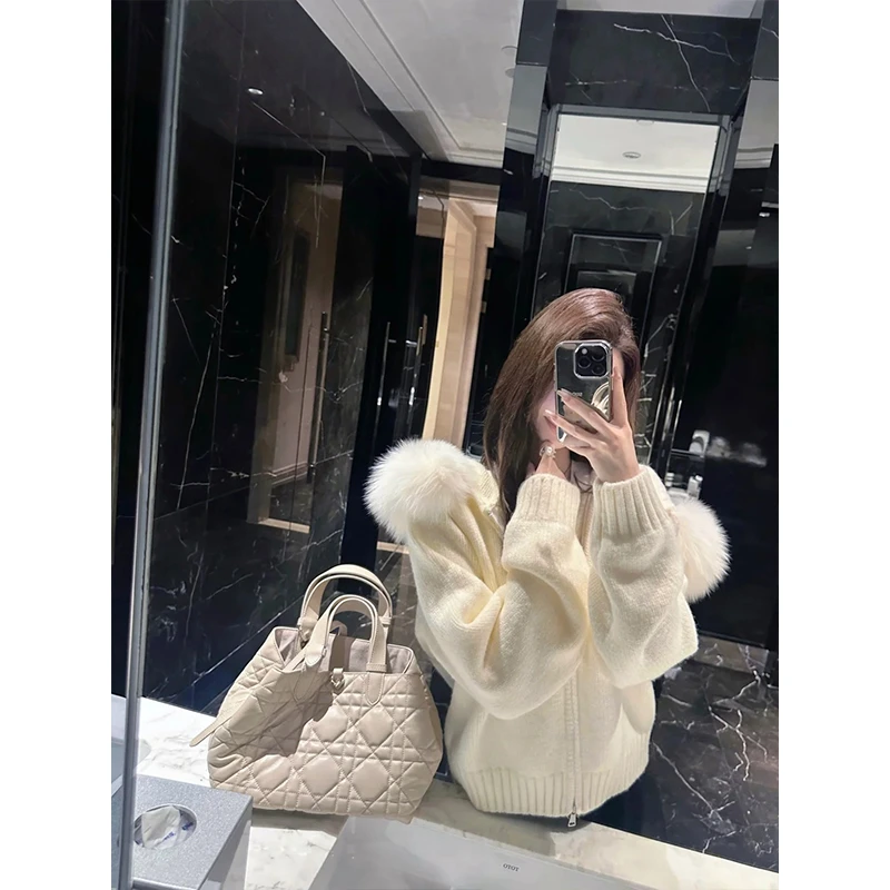 2024秋冬新款时尚韩系温柔风洋气减龄设计感连帽长袖针织衫外套女