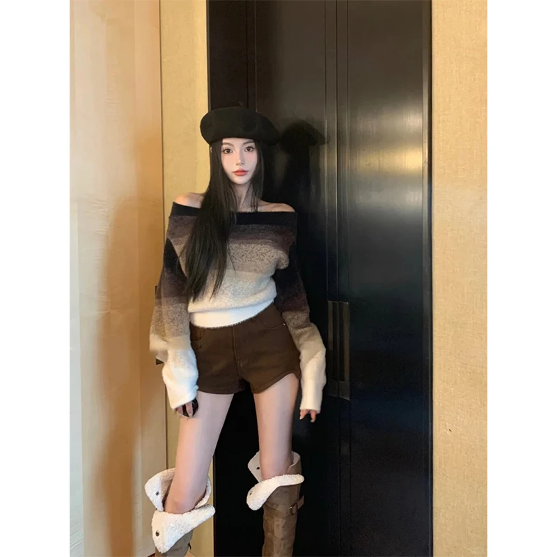 2025秋季新款复古洋气撞色一字肩毛衣慵懒百搭上衣高腰休闲短裤女