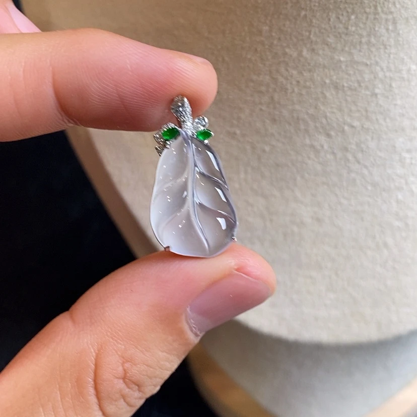 【闪购商品】翡翠吊坠(不含链)18K金镶嵌叶子