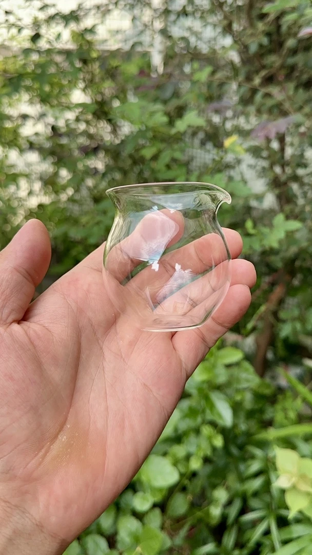 『玻璃公道杯』满水约120cc.实用约80cc