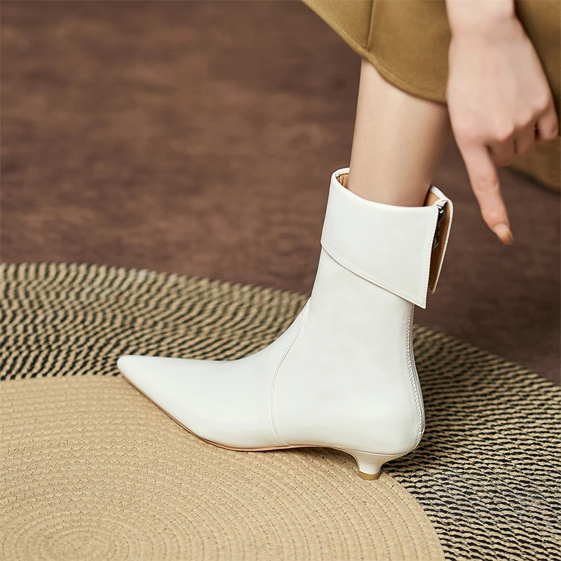 欧货切尔西短靴女2025新款春秋单靴时尚细跟时装气质尖头矮跟靴子