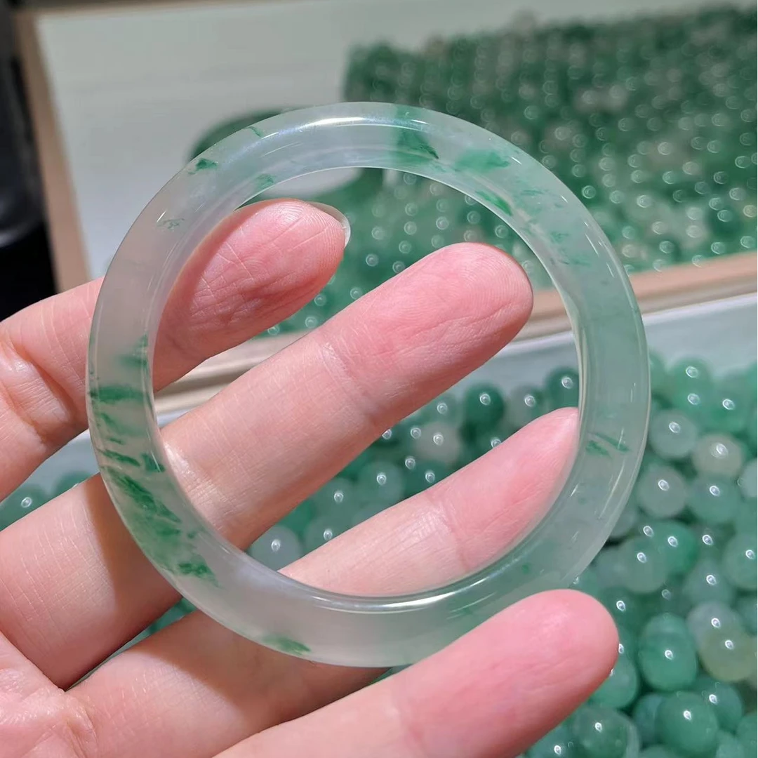 天然独龙玉冰飘花手镯/非洲翠老坑冰种阳绿飘花正圈冰白底/圈口58