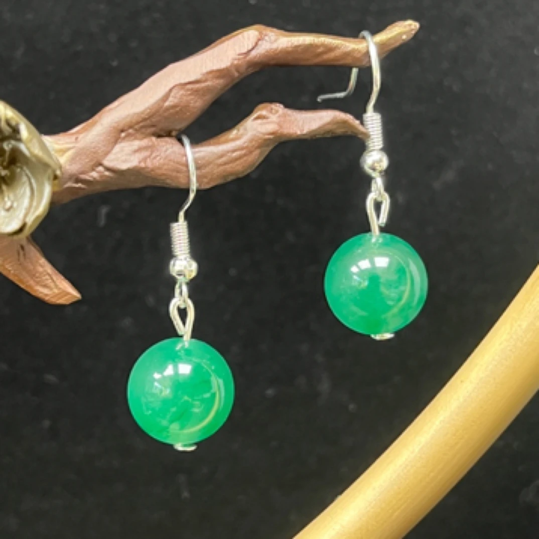 天然A货高冰飘花非洲翠玉石精品耳饰简约优雅款（飘花随机）