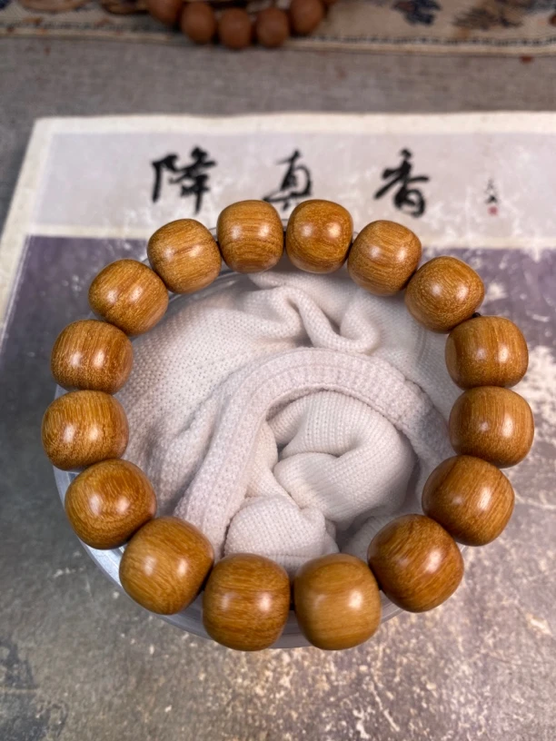 缅甸小叶降真香 鸡油黄1.2乘1.3男女手串