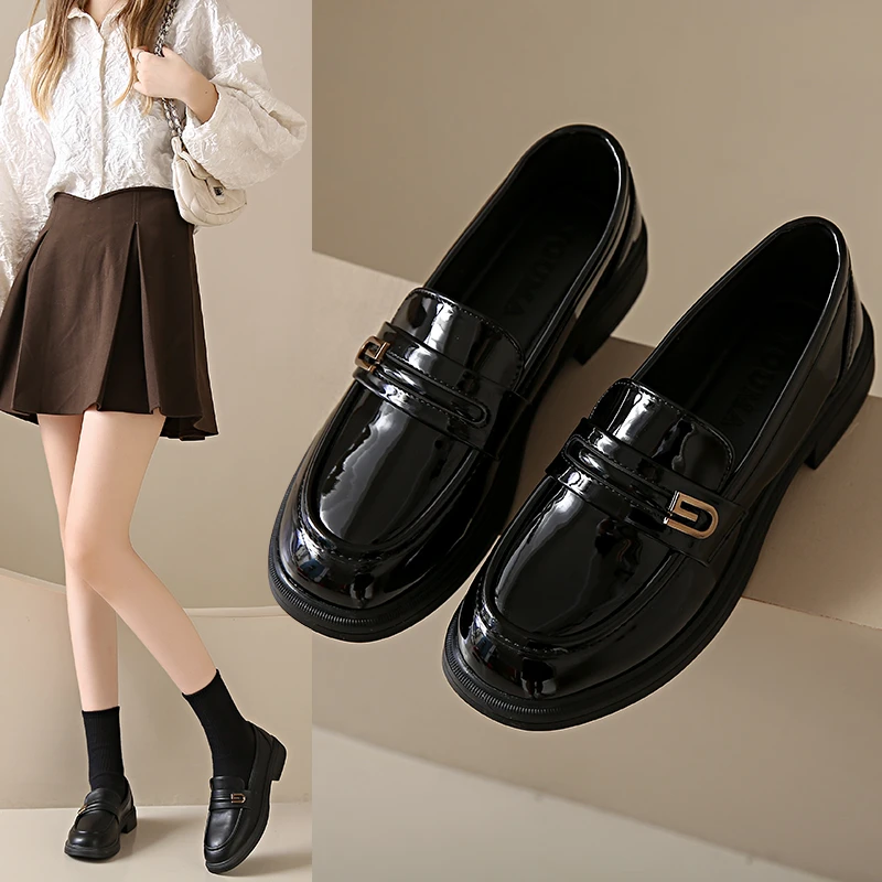 厚底英伦小单鞋女2025春季亮面百搭一脚蹬粗高跟小个子增高乐福鞋