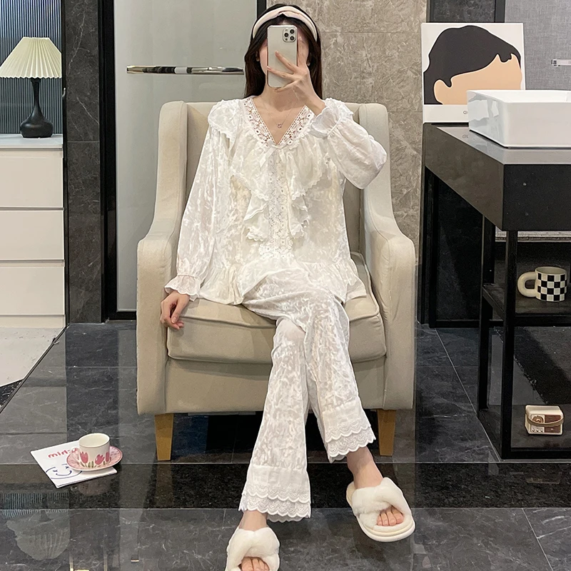 金丝绒睡衣女款2024甜美网红高级感高颜值长袖宫廷蕾丝家居服套装