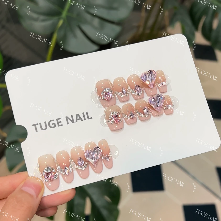 TugeNail“夏日之吻"夏日裸色带钻高级感小众设计师穿戴甲TGLI