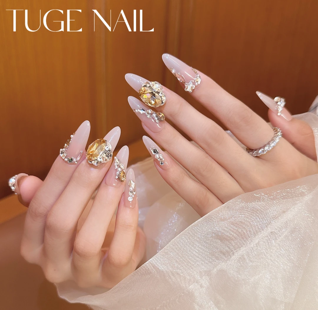 TugeNail "富家千金”夏季超闪裸色带钻极简设计师款美甲-莉泽