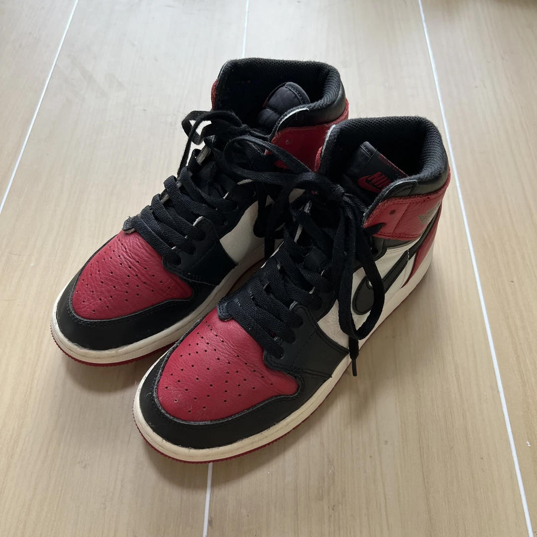 AJ1黑红脚趾 鞋码40/9新原盒/公价2612