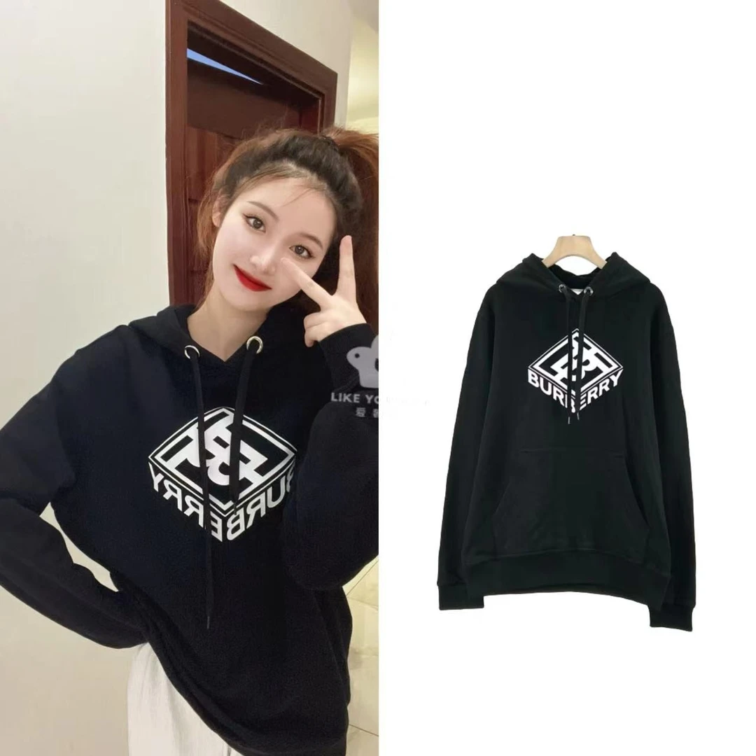 99新 BURBERRY/博柏利 长袖连帽卫衣百搭魔方黑色 尺码S/M B0503
