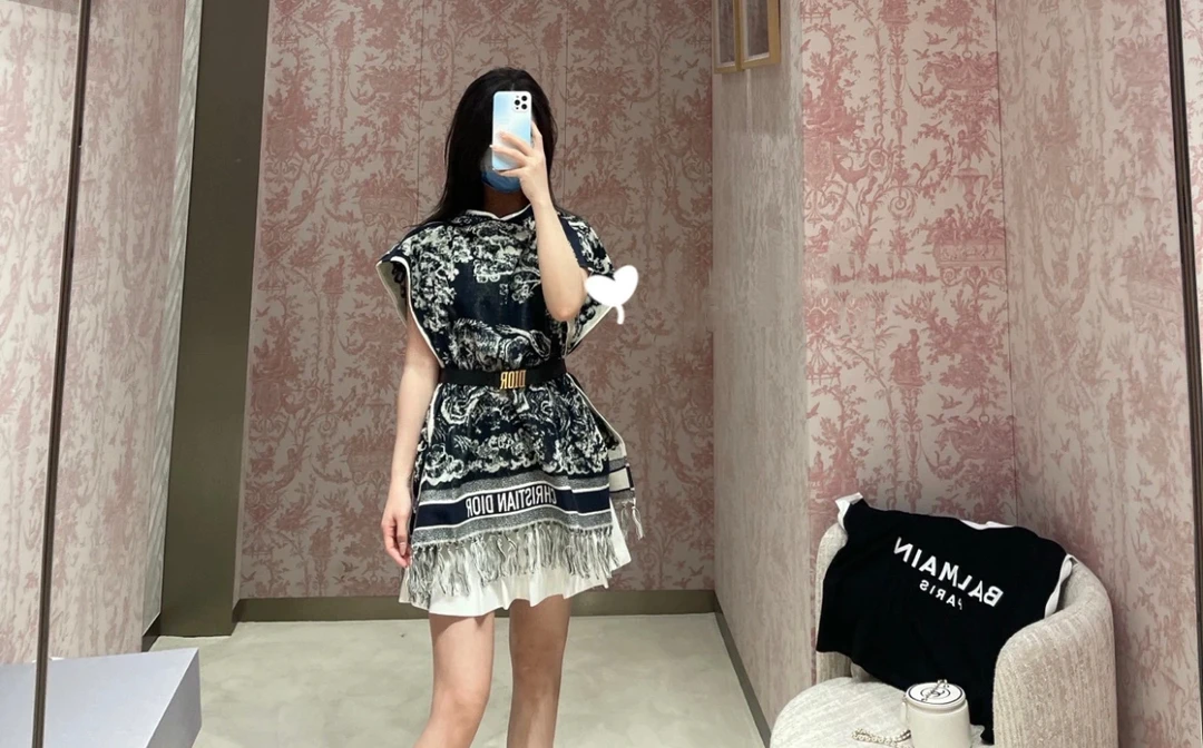 99新 DIOR/迪奥 毛巾款百搭气质时尚复古收腰印花披风尺码U2908