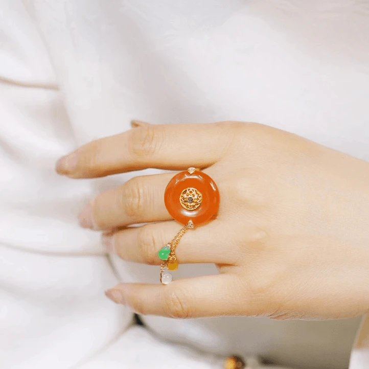 【圆圆满满】18k金镶嵌老玛瑙平安扣提溜戒指