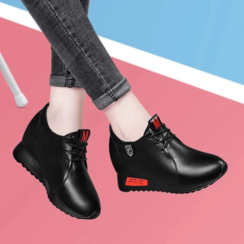 内增高女鞋2023新款春季休闲皮鞋百搭厚底黑色运动鞋女软底妈妈鞋