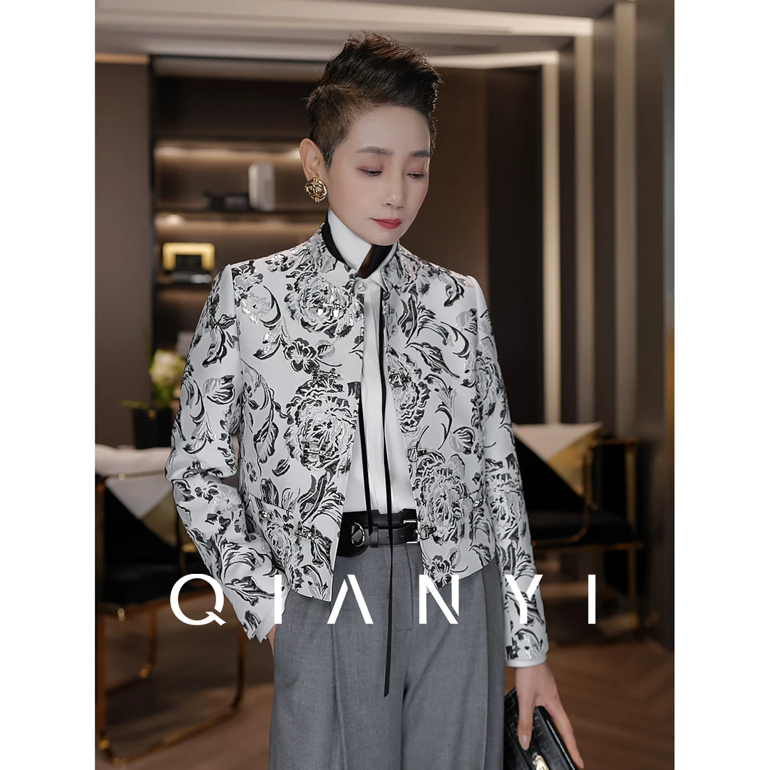 纤屹2024新款秋冬气质通勤百搭轻奢高级感飞机扣显瘦短款外套女