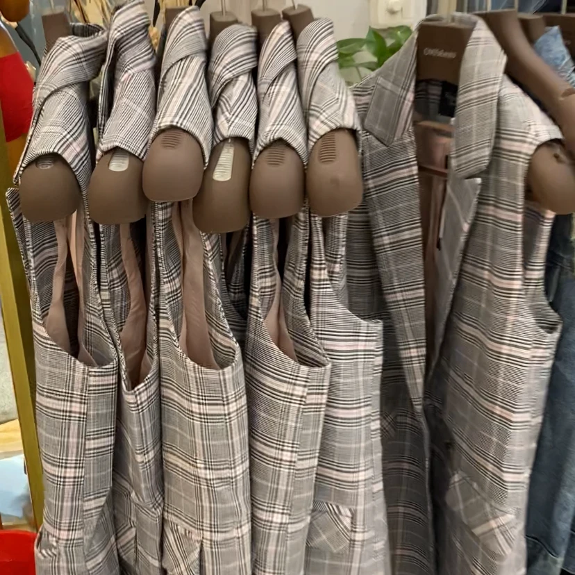 品牌格子上衣格子马甲