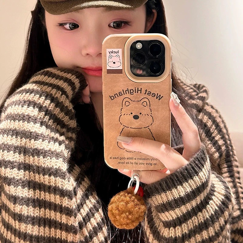 BANCA毛球铃铛西高地适用苹果16pro手机壳iPhone15翻毛皮14/13/12