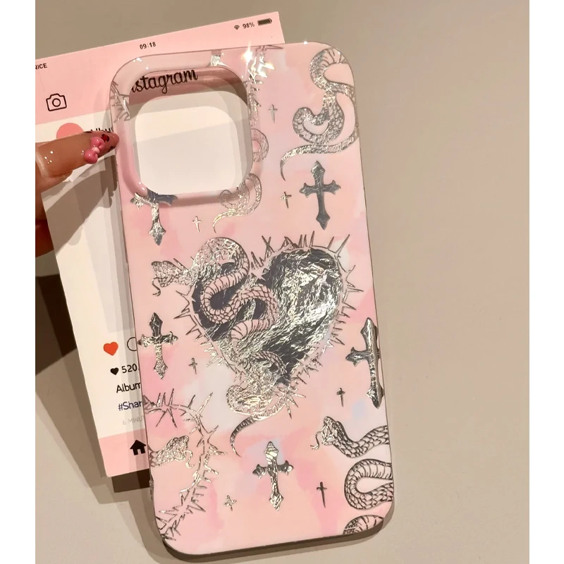 BANCA粉底镂空爱心小蛇适用苹果16/15手机壳华为P70vivo小米oppo