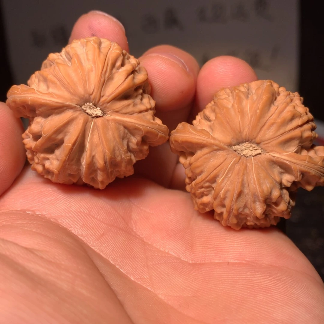 【闪购商品】文玩核桃吊坠北****手尺寸39磨盘