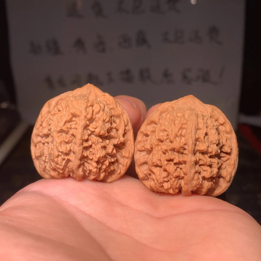 【闪购商品】文玩核桃吊坠尺寸37百花山