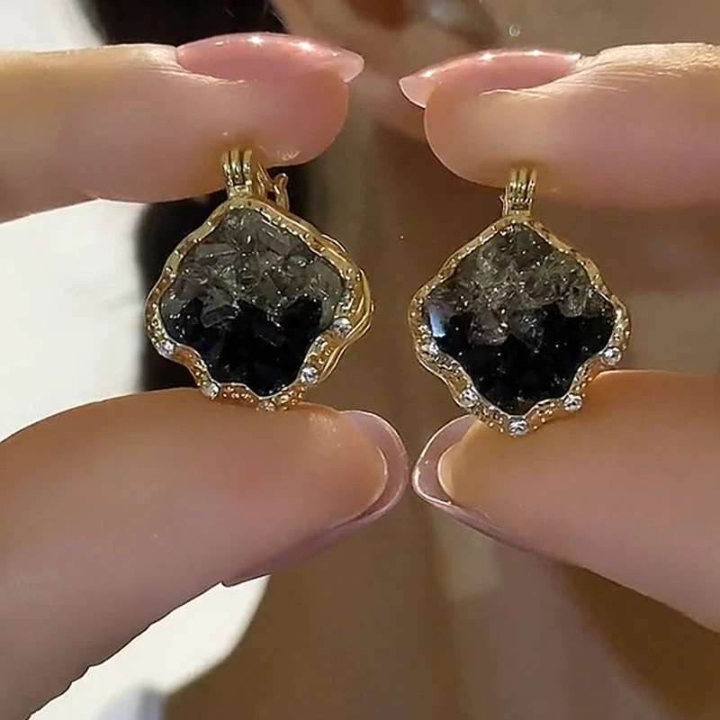合金合成锆石耳饰 小巧精致耳钉简约水晶方形耳环百搭高级感耳饰