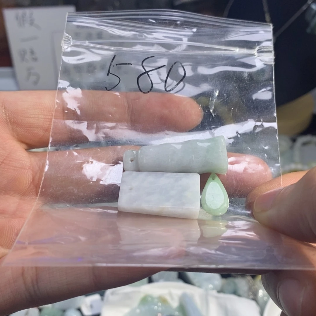 翡翠颈饰未镶嵌天然翡翠A货