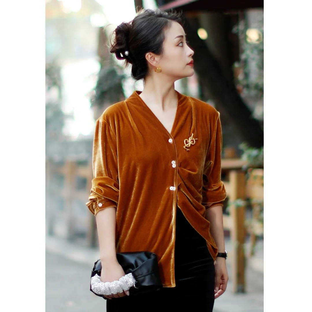 新款春夏法式高级感丝绒衬衫女复古气质小衫遮肉百搭简约时尚上衣