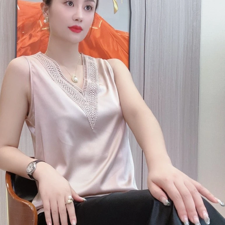 1-3001缎面背心女V领弹力无袖T恤小衫百搭宽松吊带西服内搭夏季