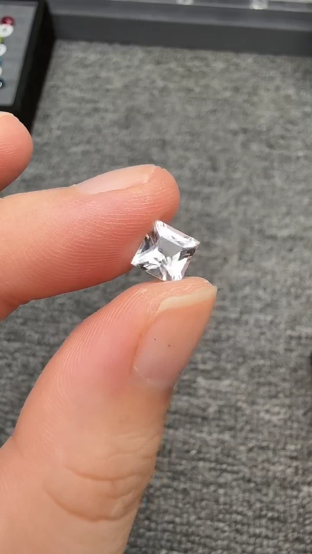 【闪购商品】托帕石公主方未镶嵌1ct-A578-1p