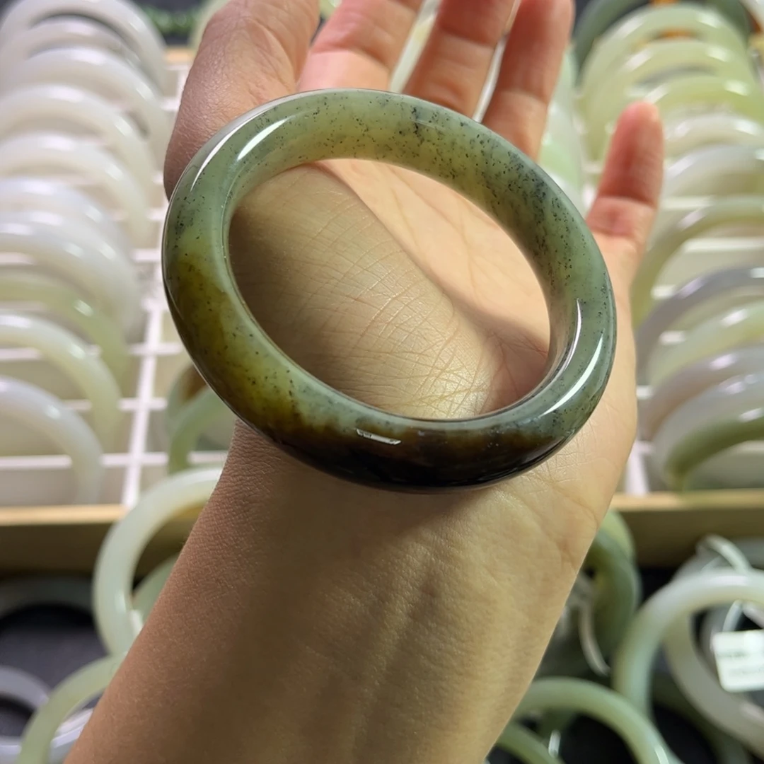 和田玉手镯54圈口未镶嵌