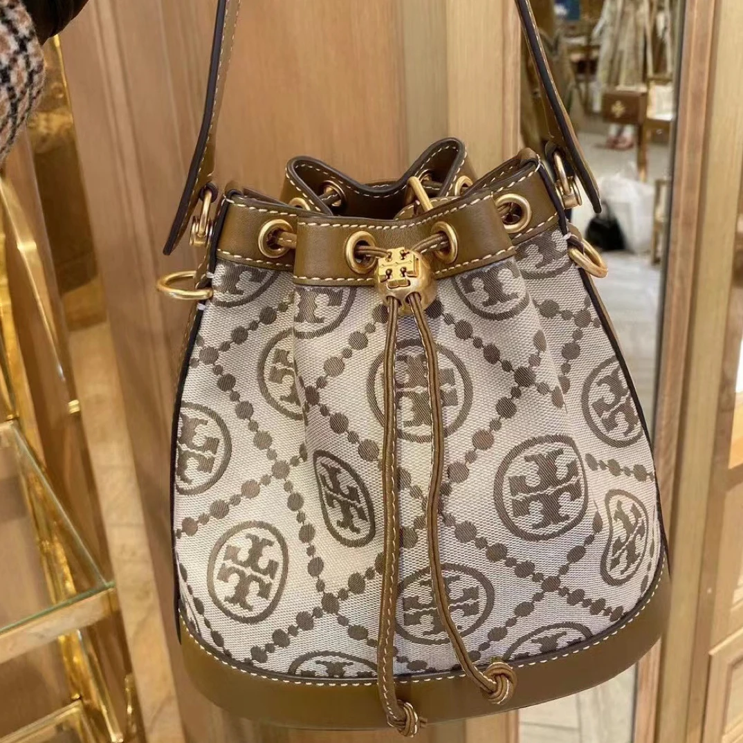 全新未使用 Tory Burch/汤丽柏琦 榛子色中号老花水桶包