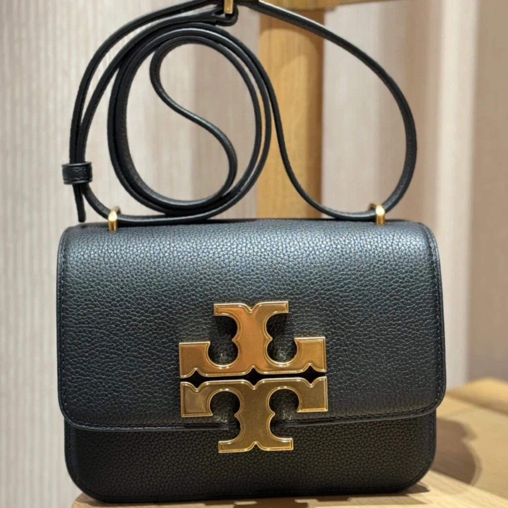 全新未使用 Tory Burch/汤丽柏琦 小号黑色荔枝纹金砖翻盖包