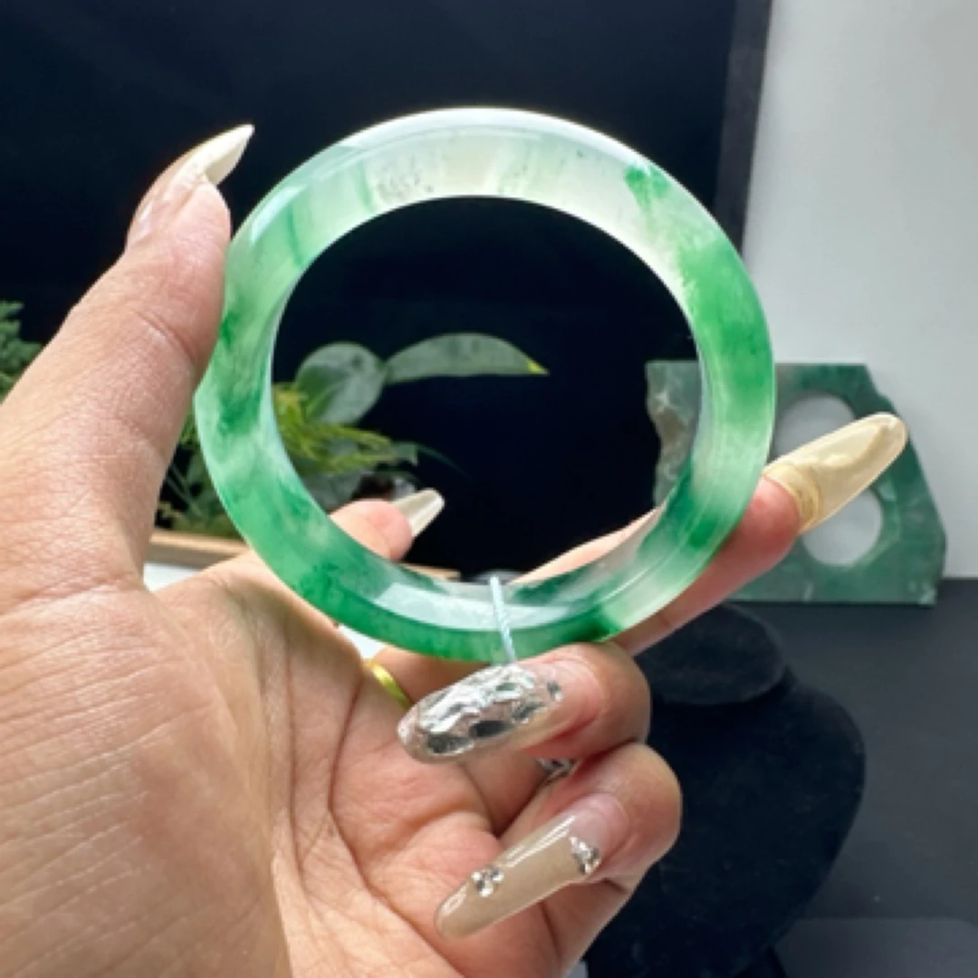 独龙玉冰飘花手镯