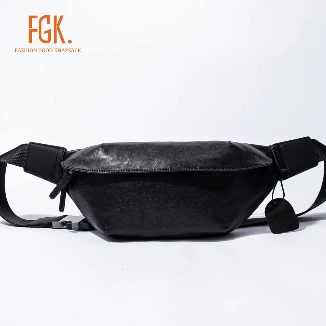 男士真皮胸包男小轻便潮腰包街头潮流小号复古休闲斜挎包个性小众