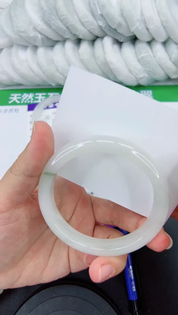【闪购商品】石英质玉手镯未镶嵌331